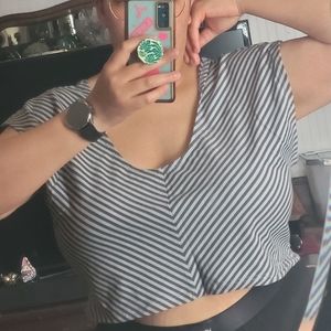 Fashion Brand Company Black and Blue Athletic Deep V Top. Size 4XL